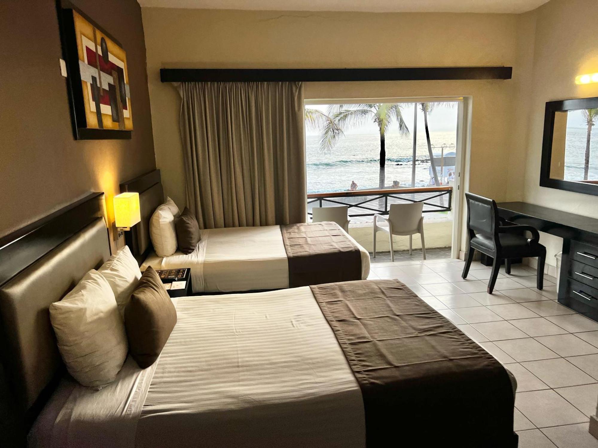 Hotel La Siesta Malecon Mazatlán Pokój zdjęcie