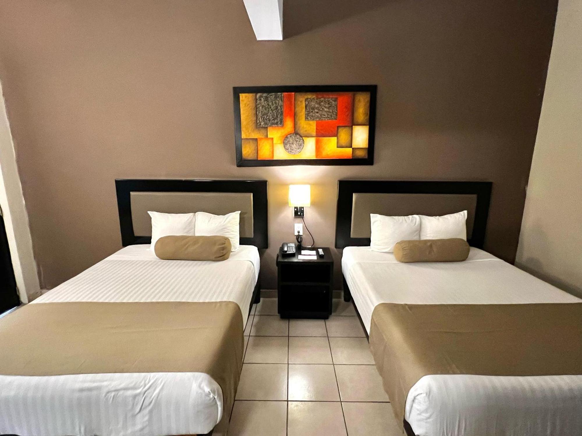 Hotel La Siesta Malecon Mazatlán Pokój zdjęcie